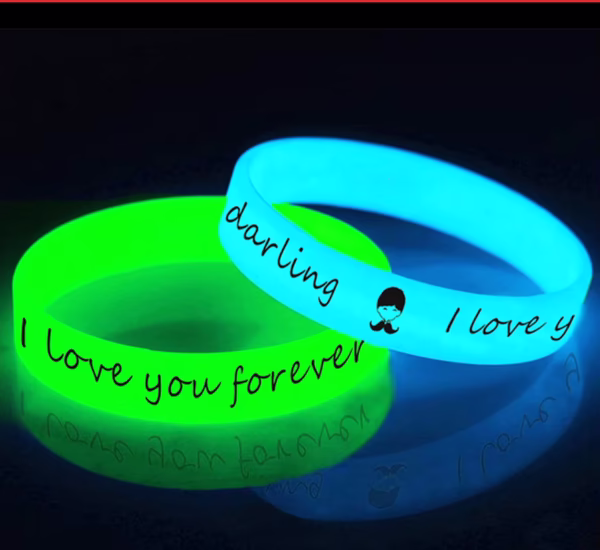 glow in dark wristbands